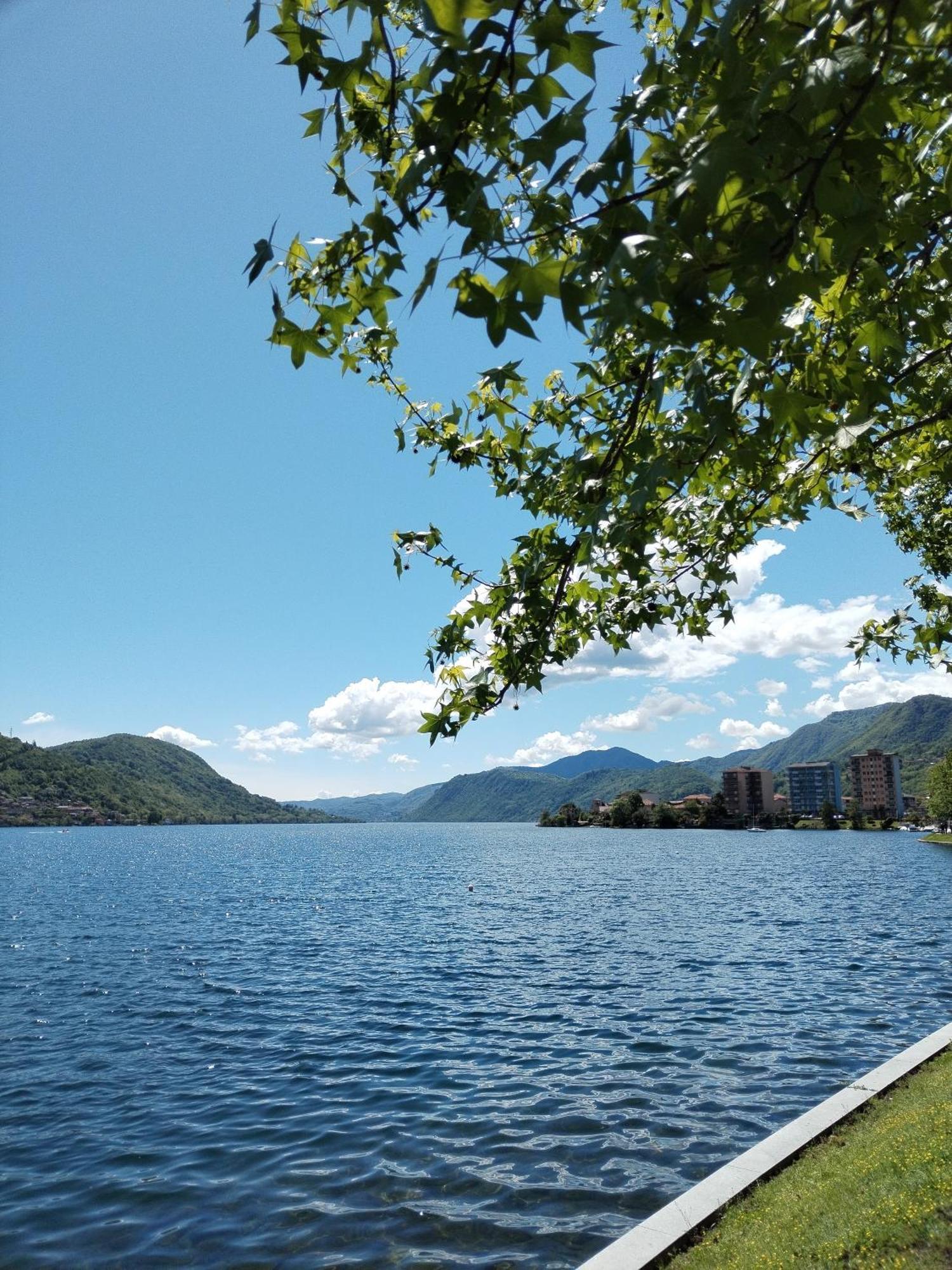 Un Balcone Sul Lago オメーニャ エクステリア 写真