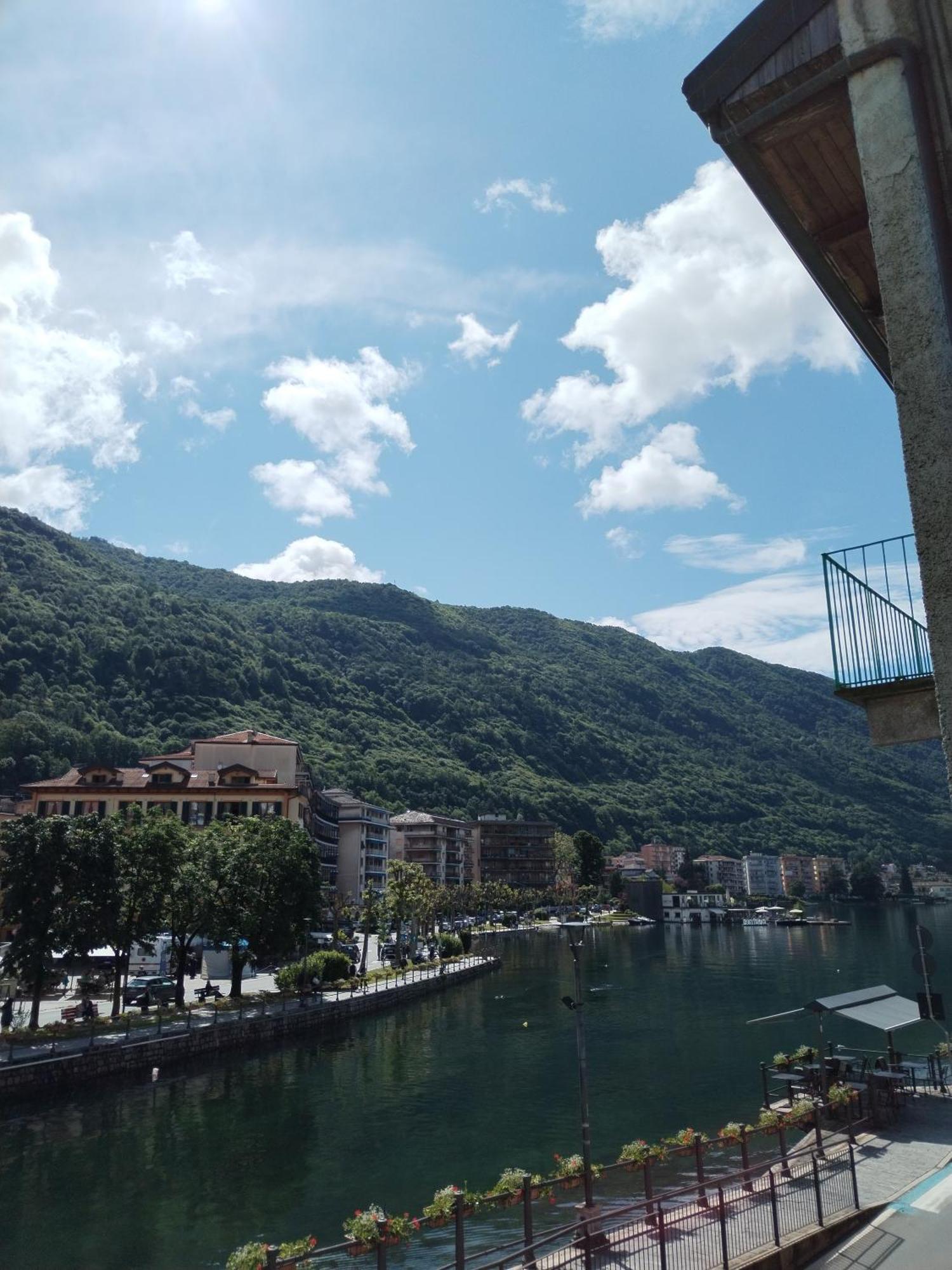 Un Balcone Sul Lago オメーニャ エクステリア 写真
