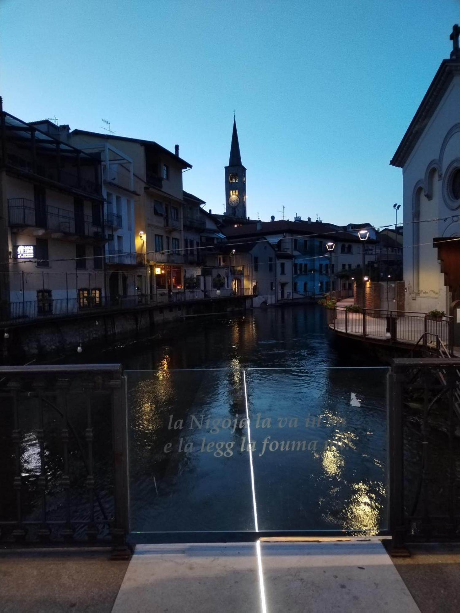 Un Balcone Sul Lago オメーニャ エクステリア 写真