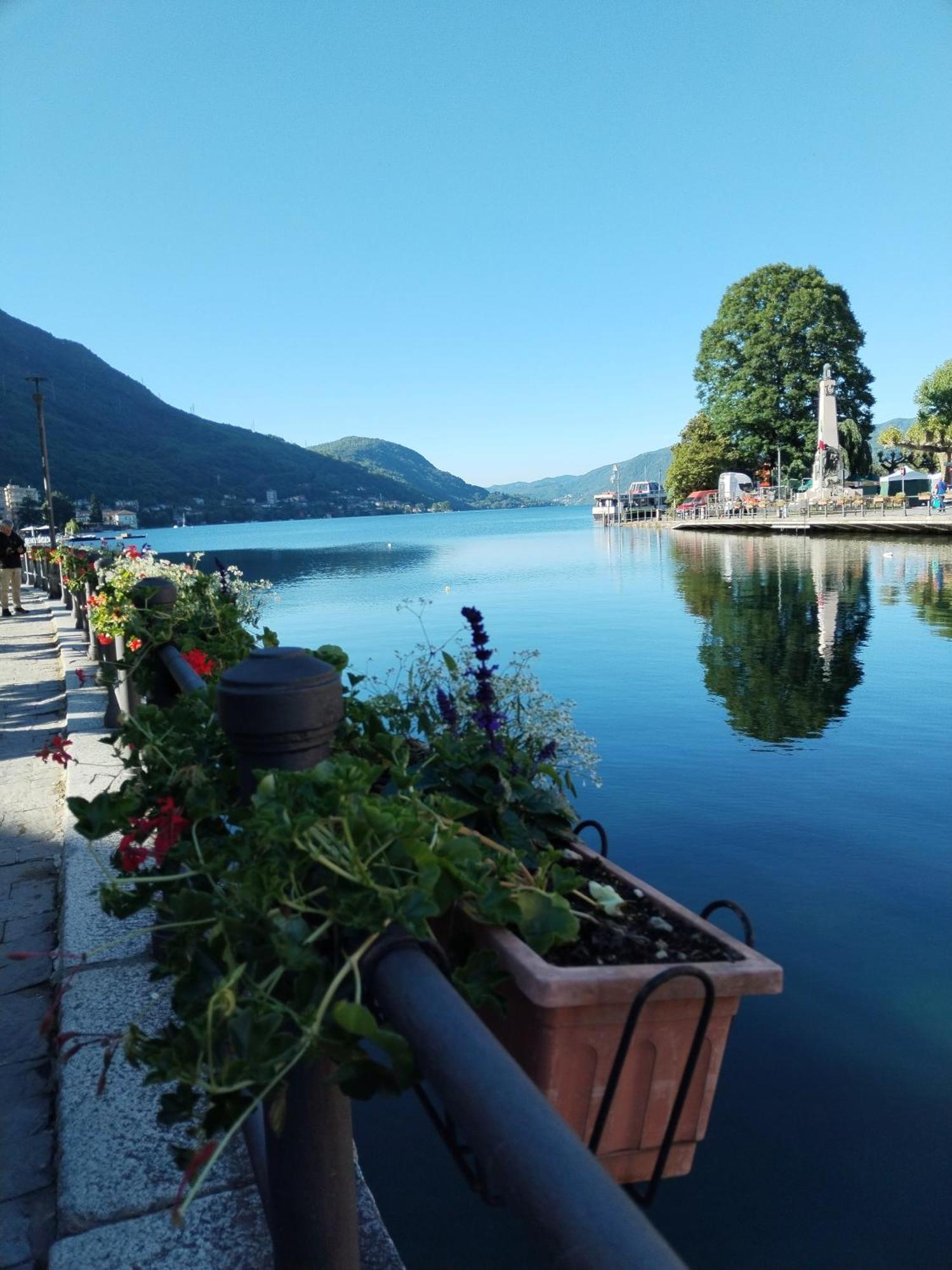 Un Balcone Sul Lago オメーニャ エクステリア 写真
