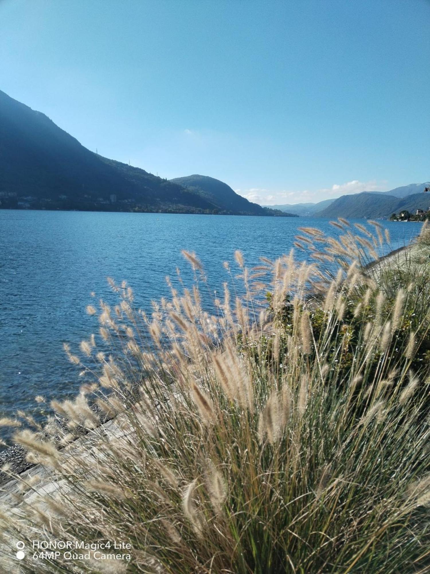 Un Balcone Sul Lago オメーニャ エクステリア 写真