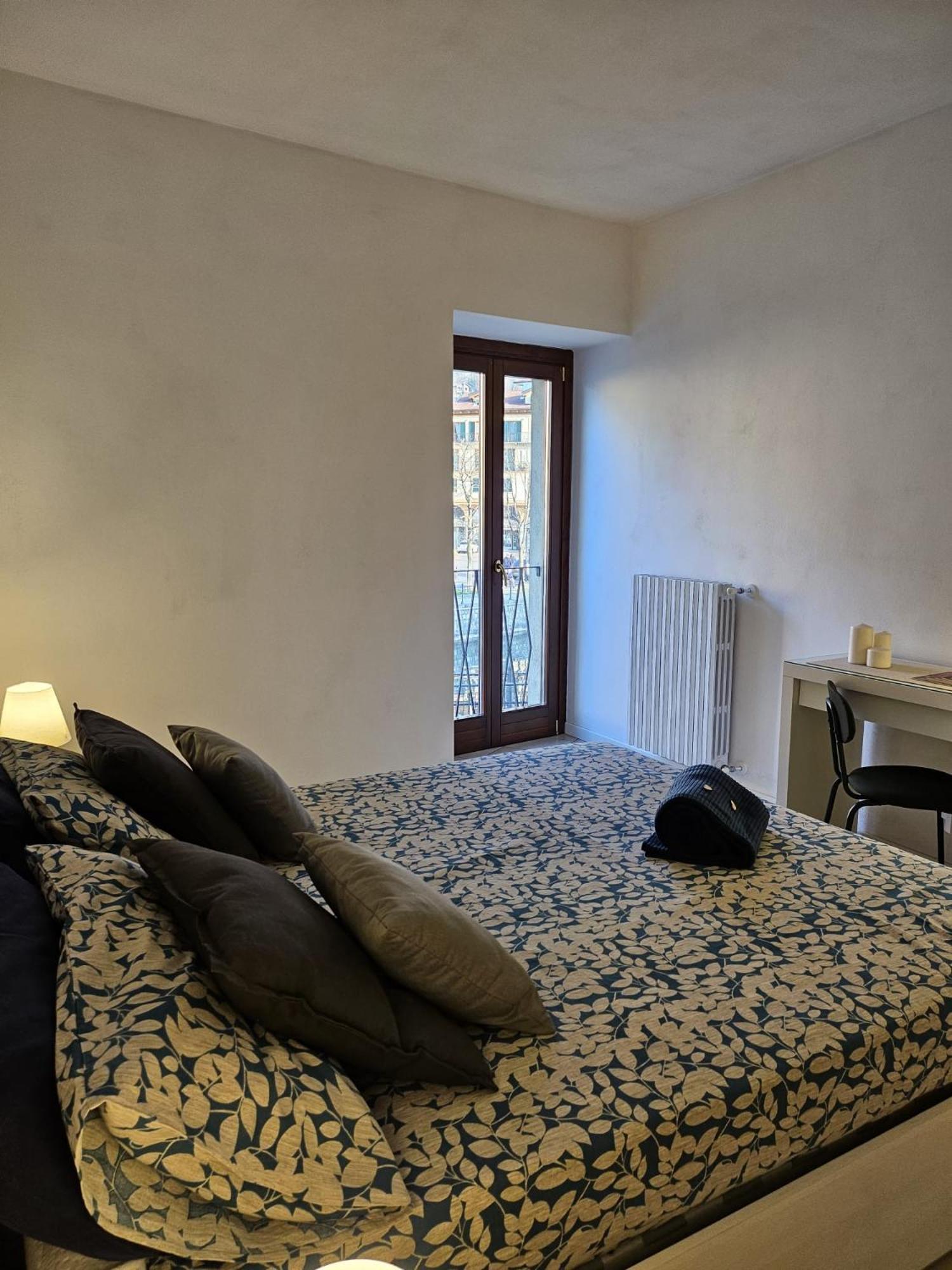 Un Balcone Sul Lago オメーニャ エクステリア 写真
