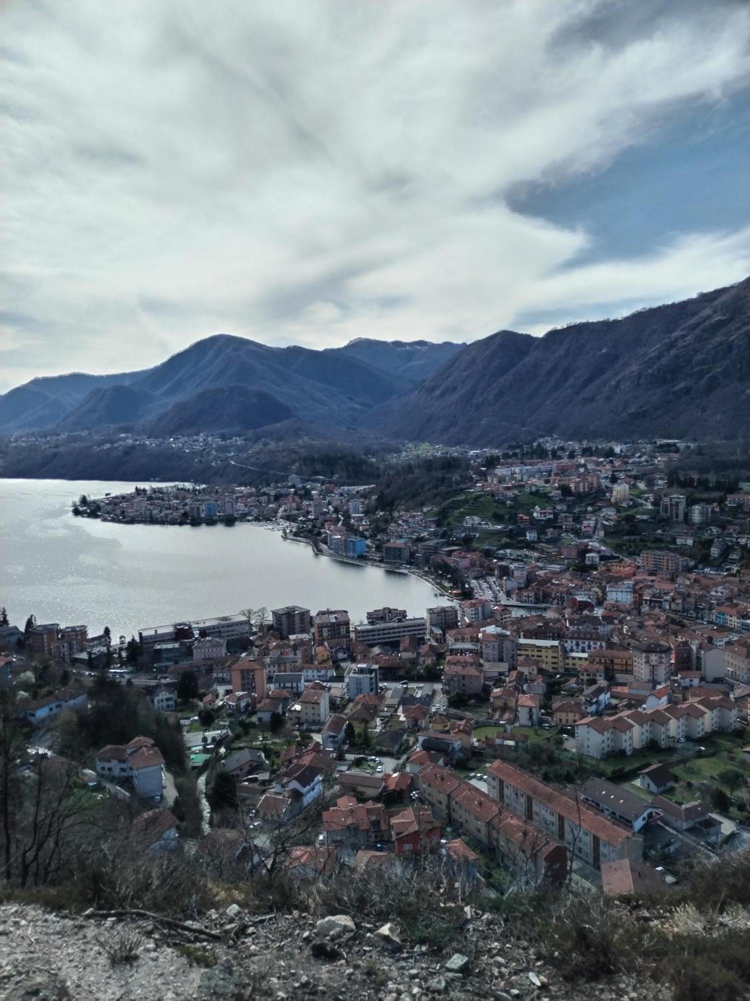 Un Balcone Sul Lago オメーニャ エクステリア 写真